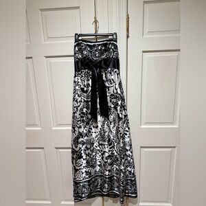 Jessica McClintock Black and White Floral Maxi Dress